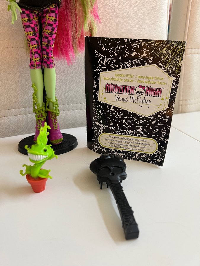 ORIGINAL MONSTER HIGH VENUS MCFLY TRAP