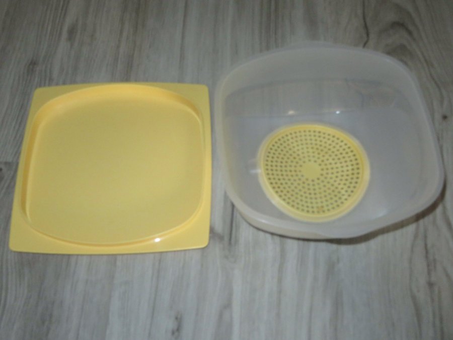 Tupperware CheeSmart kvadrat 20x 20 cm ostarna håller längre mycket fint skick