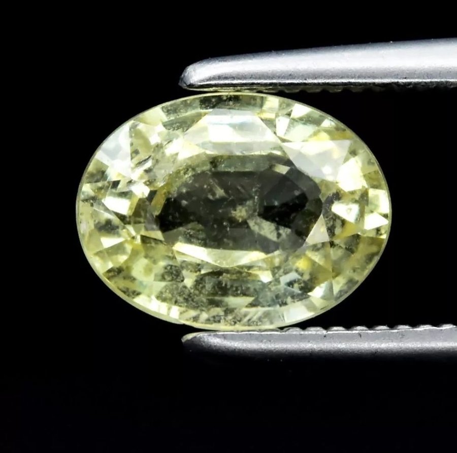 Mycket Vacker! Grön-Gul Safir 1,22 Carat, länk till video i beskrivningen