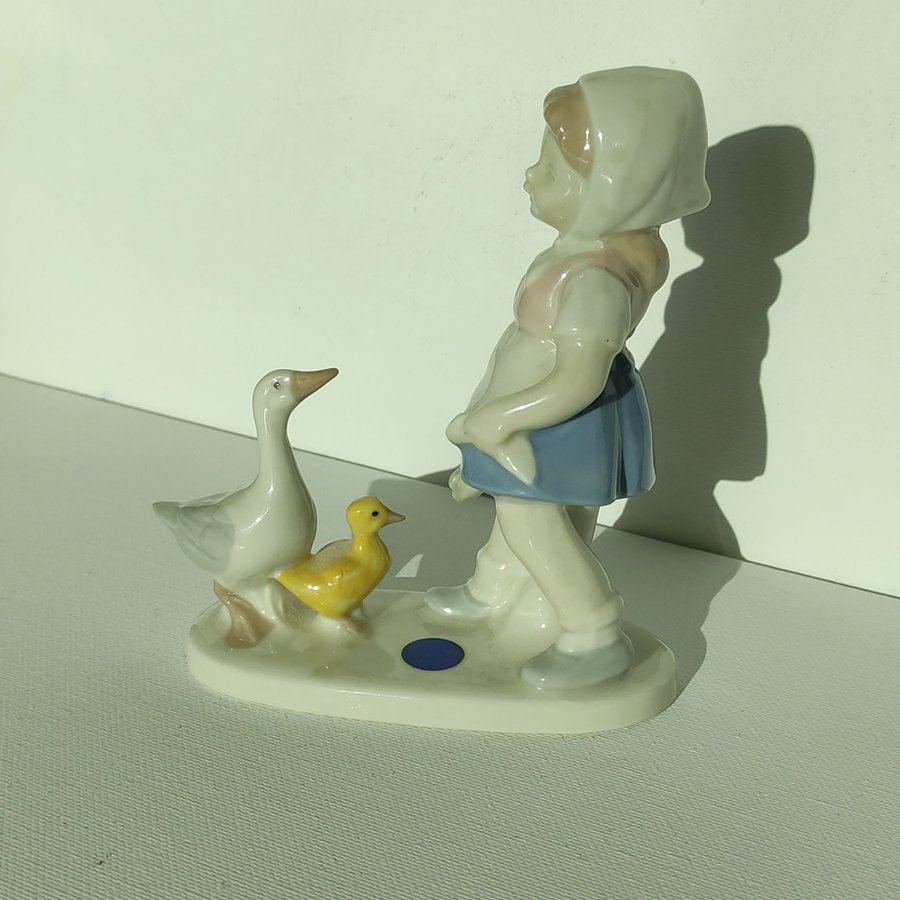 Vintage-Porslin-Figur-Flicka-Gäss-Wagner  Apel