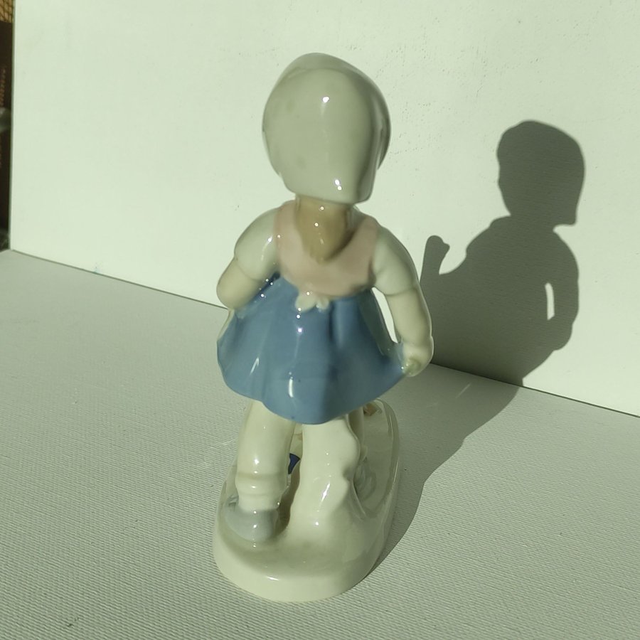 Vintage-Porslin-Figur-Flicka-Gäss-Wagner  Apel