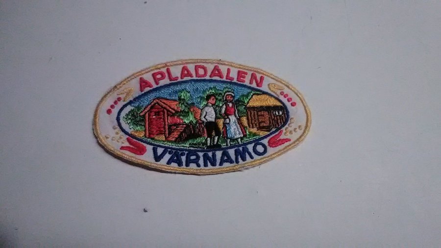 APLADALEN VÄRNAMO ÄLDRE BRODERAT TYGMÄRKE OANVÄNT