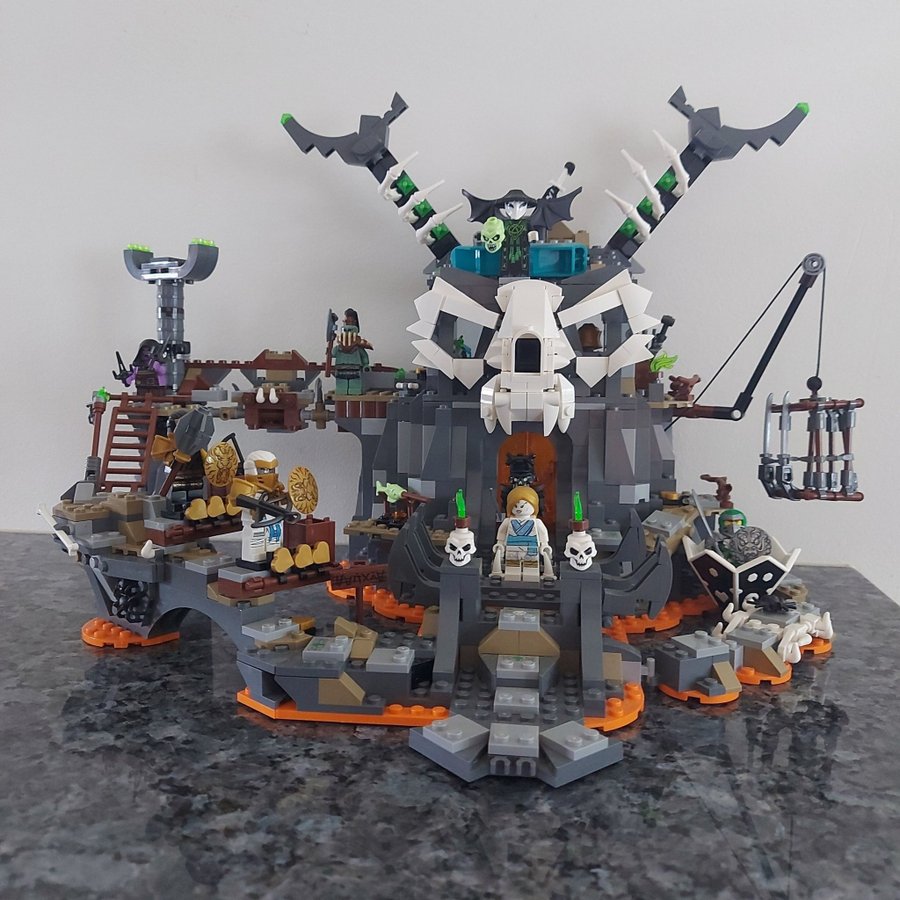 LEGO Ninjago 71722 - Skull Sorcerer's Dungeon