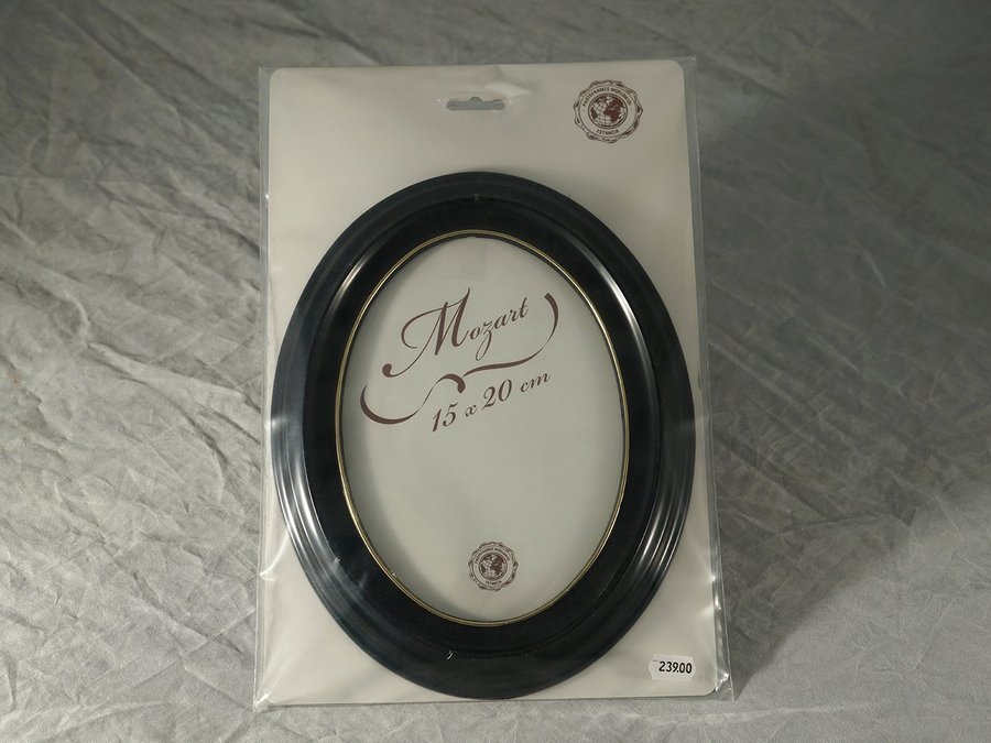 Mozart oval 15x20 cm svart