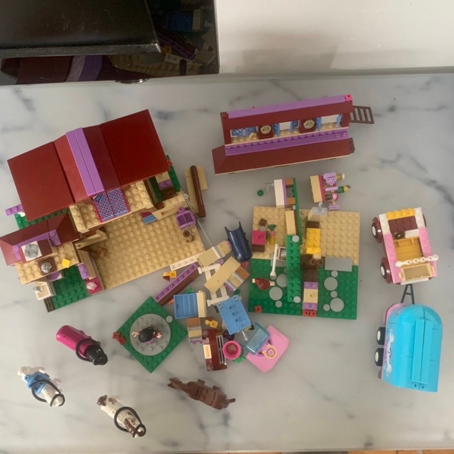 LEGO Friends Hästgård med tillbehör