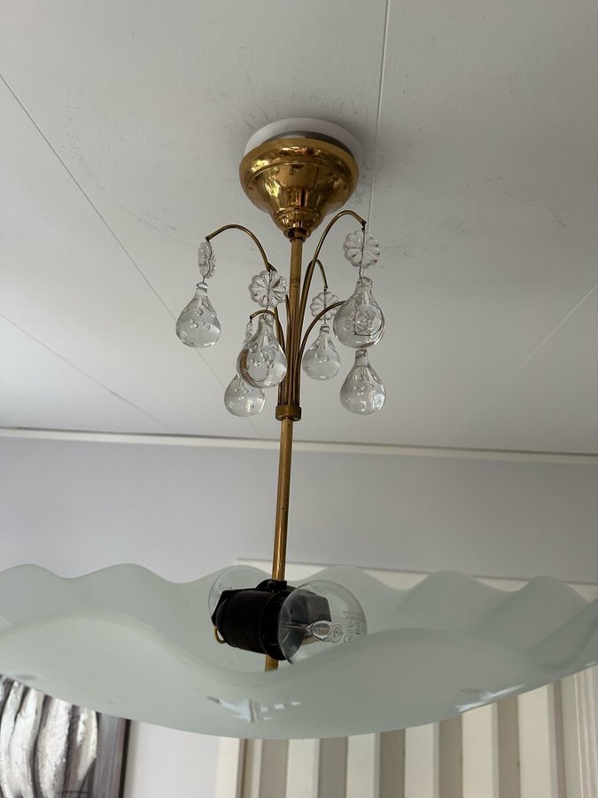 Art deco kristall TAKLAMPA, lampa plafond kristall droppar och metall,Sverige.