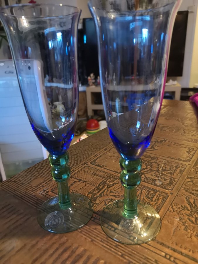 RETRO ÅHLÉNS MUNBLÅSTA VIN GLAS 90 TALET 2 ST