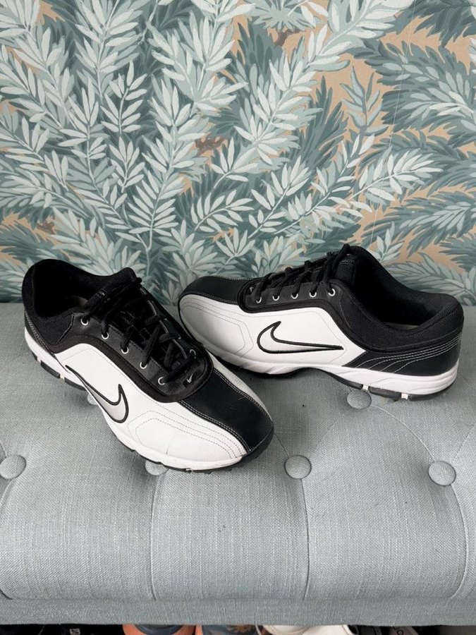 NIKE Golfskor 425