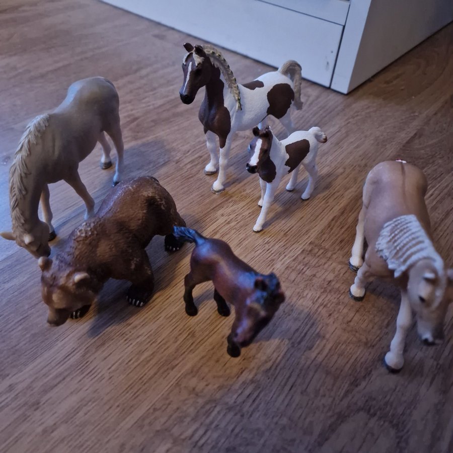 Schleich Djur - Hästar och Björnunge