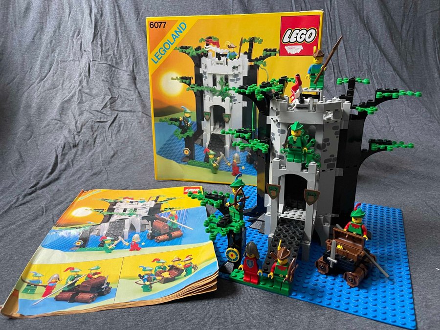 LEGO 6077 - Forestmen's River Fortress set