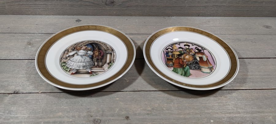 2 TALLRIKAR - ROYAL COPENHAGEN - THE HANS CHRISTIAN ANDERSEN PLATES