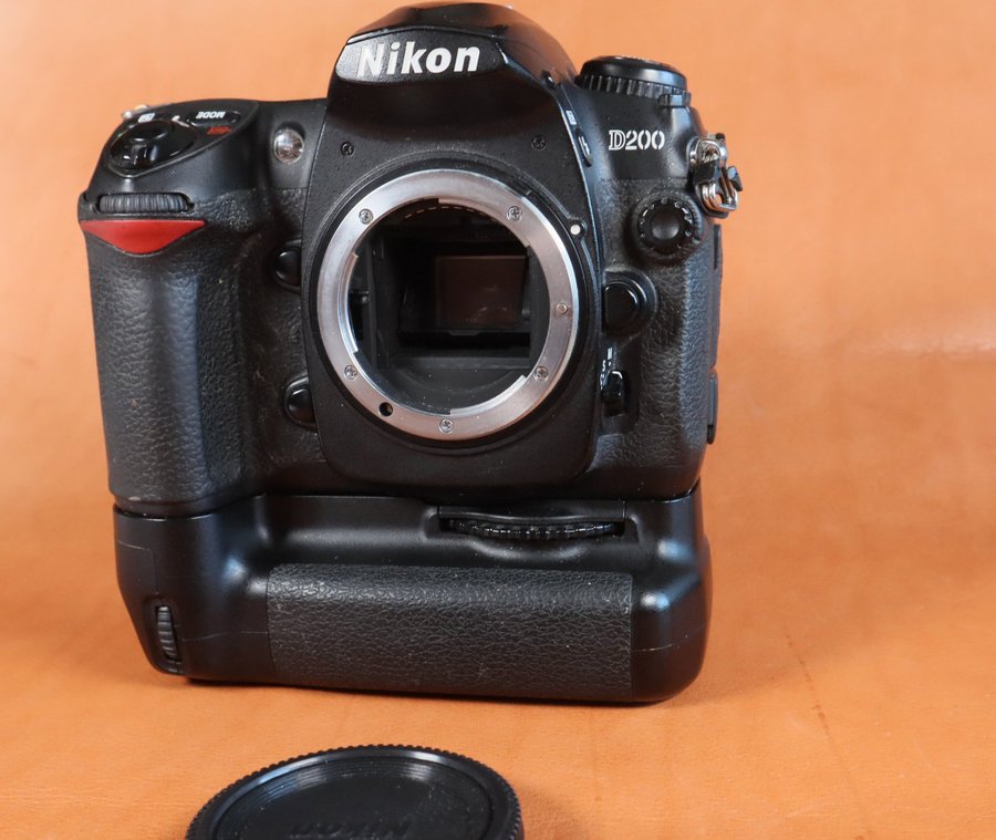 Nikon D200 kamerahus ex 2 – osäker på funktion