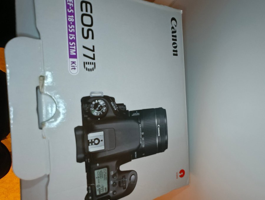 Canon EOS 77D