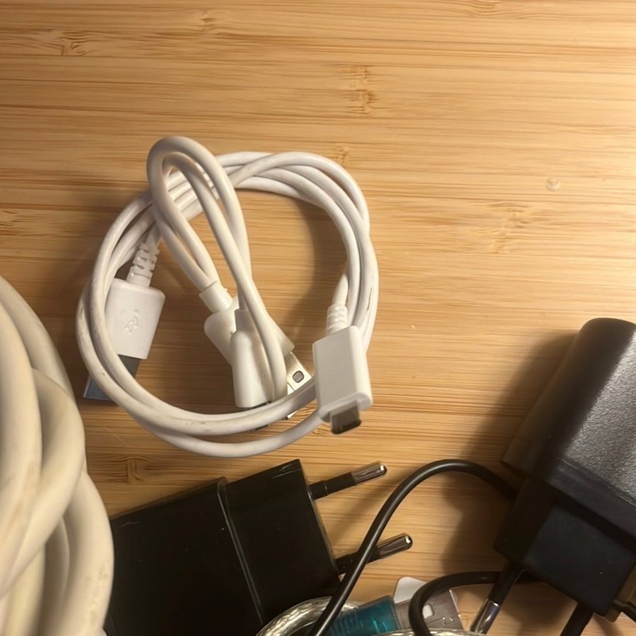 A little lot of electronics chargers