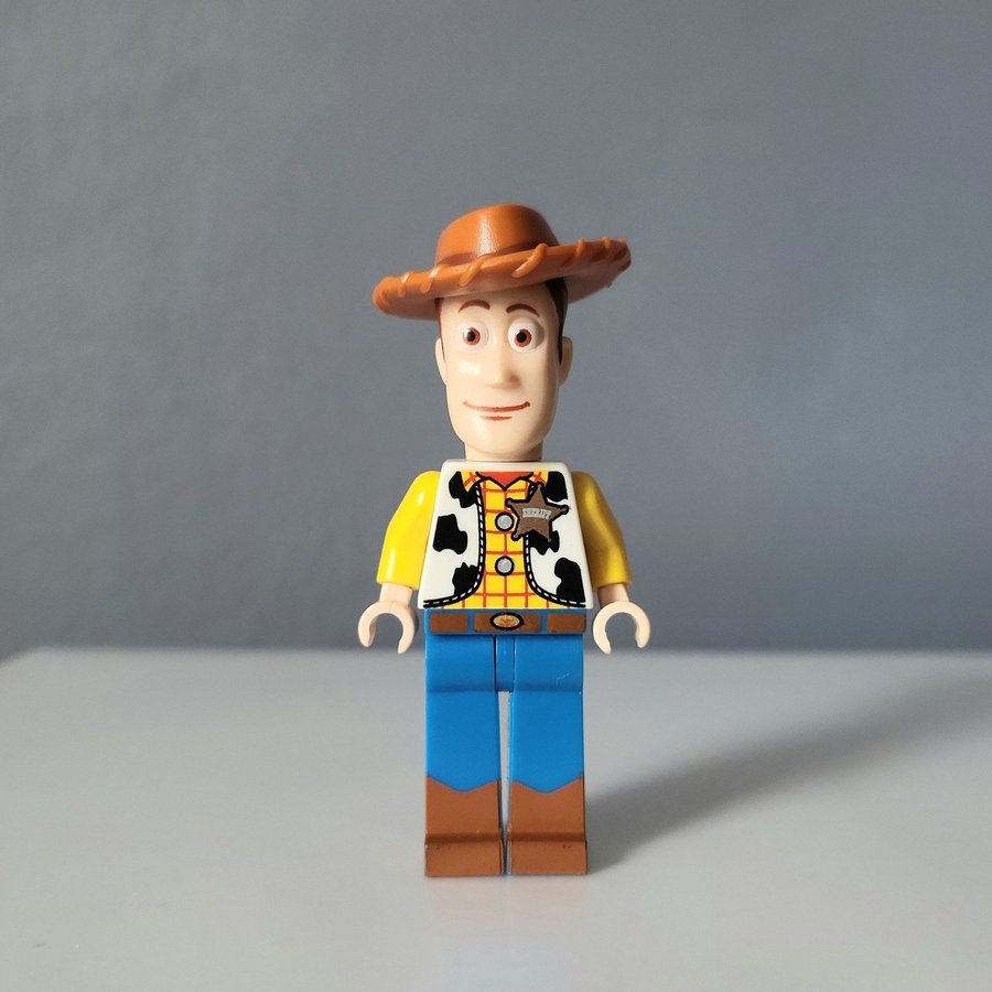 Lego Toy Story Woody figur minifigur gubbe