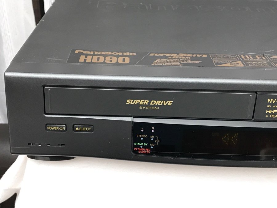 Panasonic HD90 VHS Video Recorder med fjärrkontroll