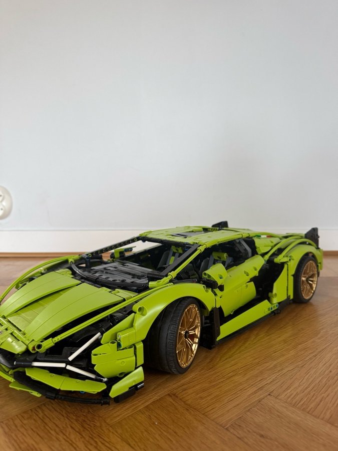 Lego Technic Lamborghini Sián FKP 37. Som ny!