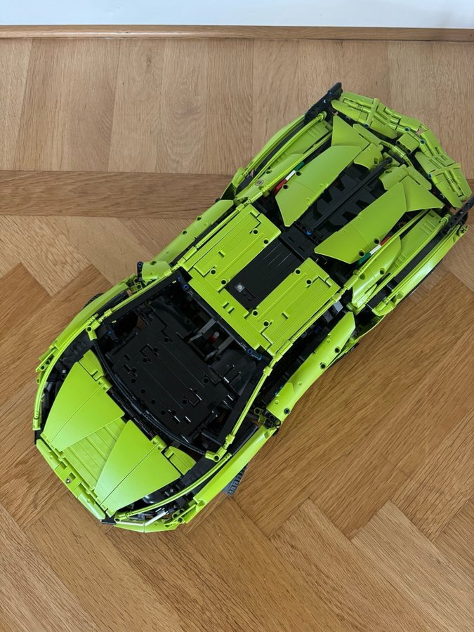 Lego Technic Lamborghini Sián FKP 37. Som ny!