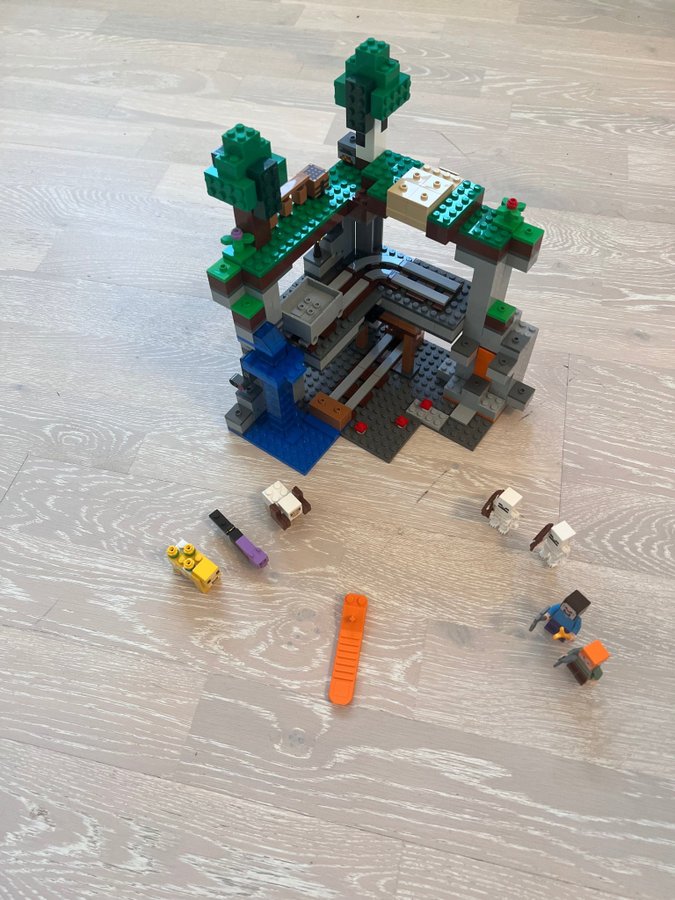 LEGO Minecraft 21169 första äventyret