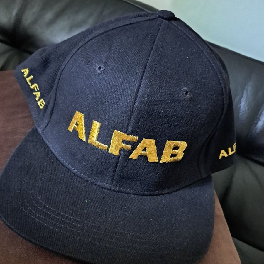 Alfab keps svart