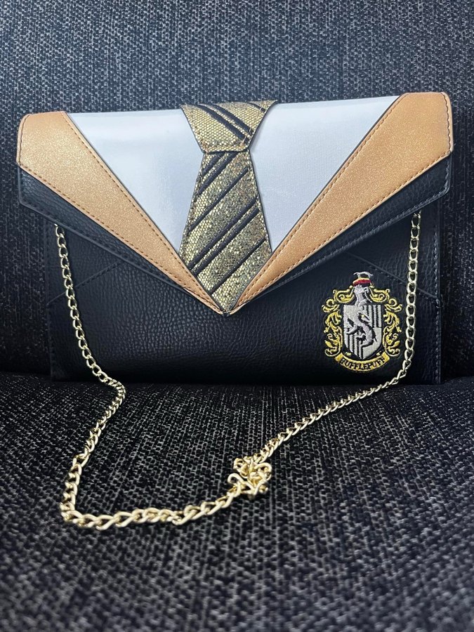 Hufflepuff väska, Danielle Nicole uniform clutch bag