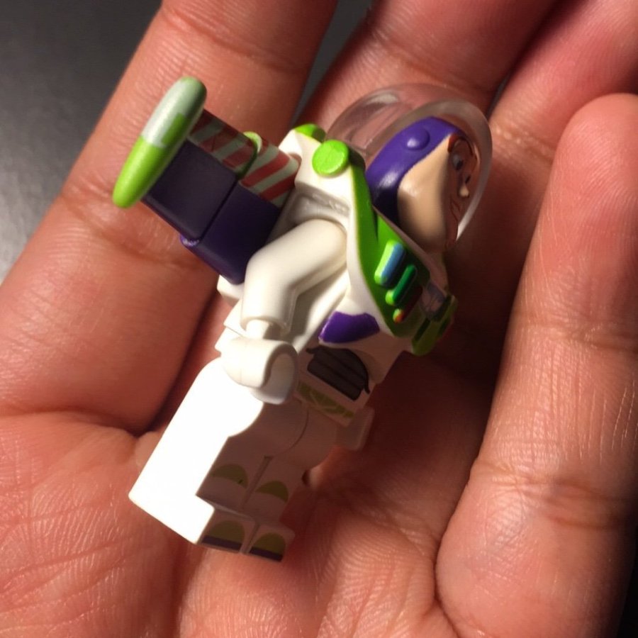 Lego Minifigur Buzz Lightyear från Lego 7593