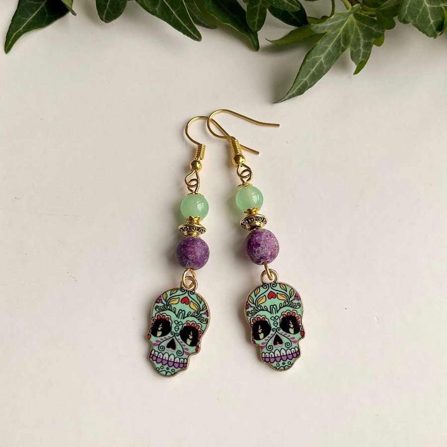 Läckra Örhängen med Sugar Skull Döskalle Lila Lepidolit Grön Jade Handgjorda