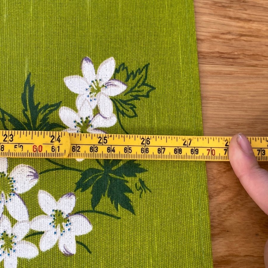 Vintage signerad ”SA” kaffeduk tryckt Duk/bordsduk med somrigt blommönster