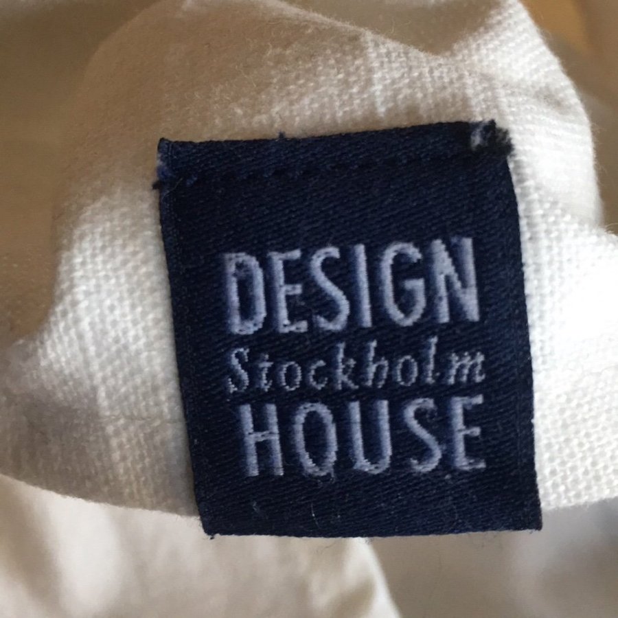 Design House Stockholm kudde, 30x60 cm, "Hör du gräset växa?"