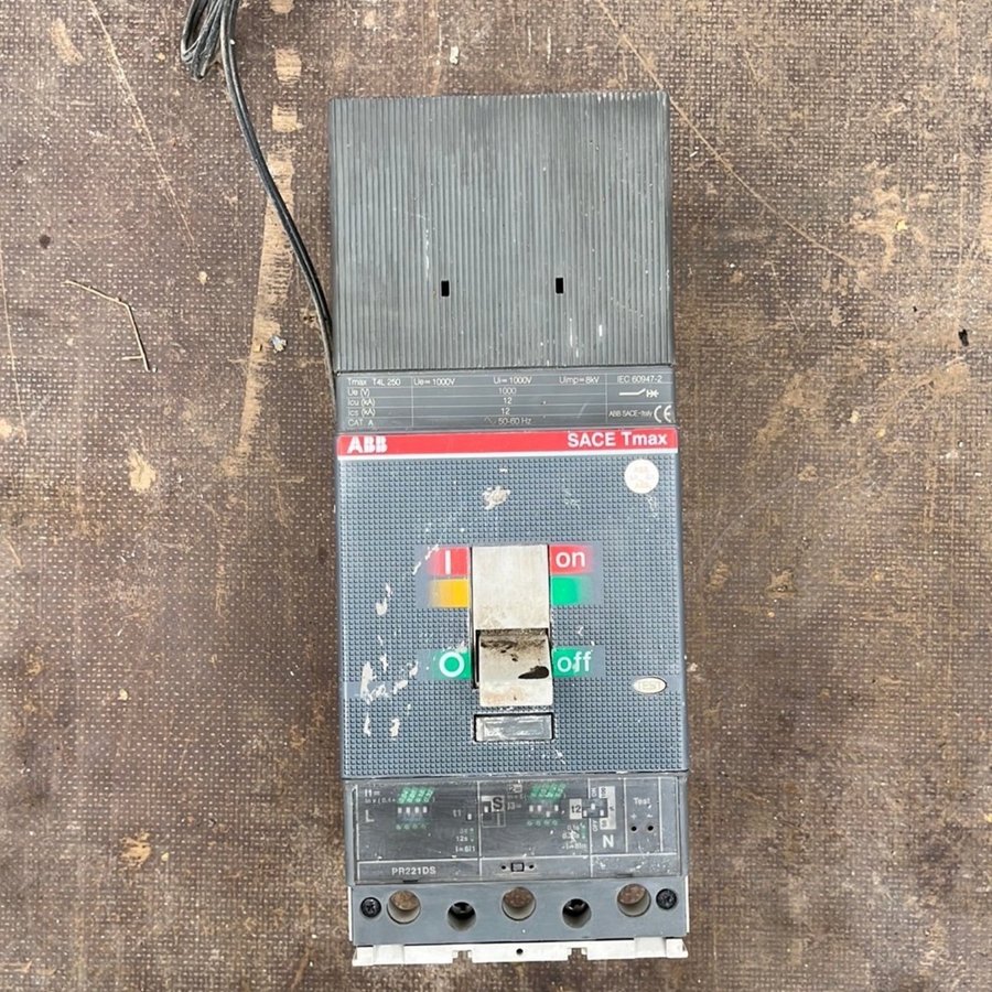 Circuit Breaker 250A