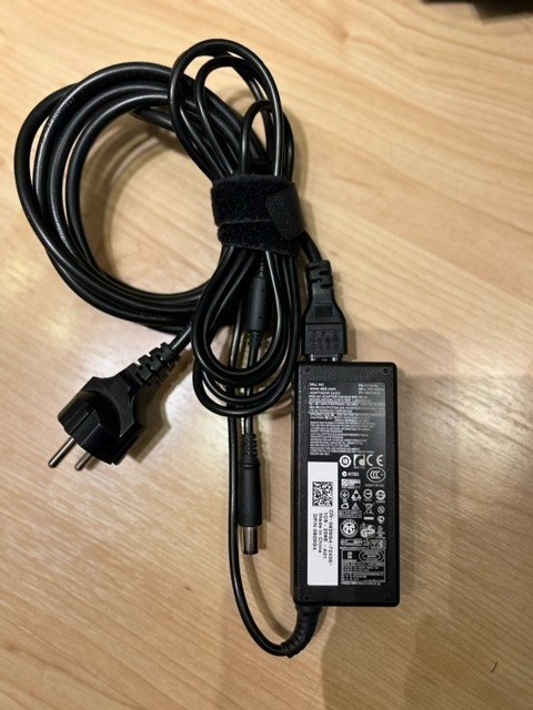 Dell AC Adapter Modell: 928G4 65W 195V