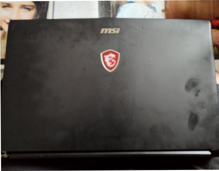 MSI GL62M 7RD-1665 gaming laptop