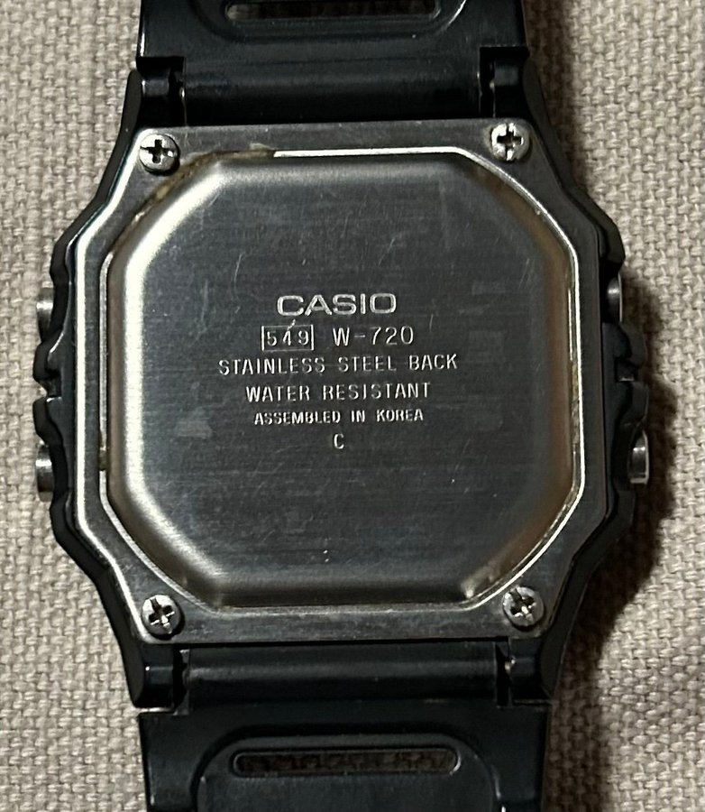 Casio W-720 Quartz Digital Klocka