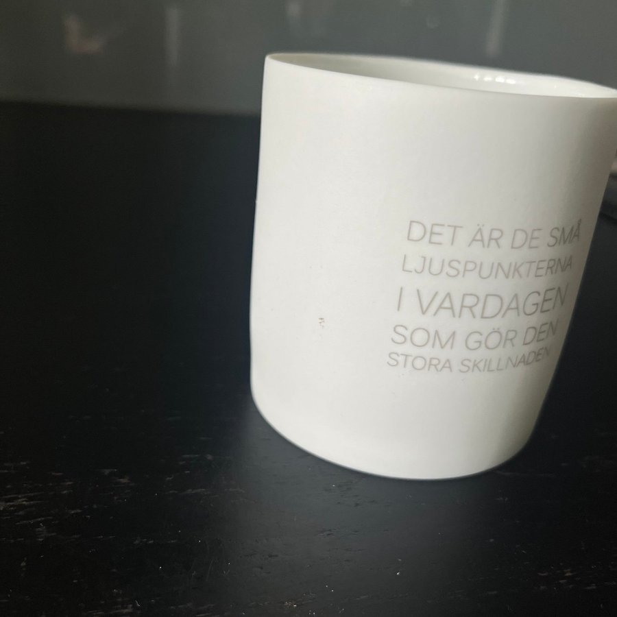 Ljuslykta (för värmeljus) med citat från Ernst