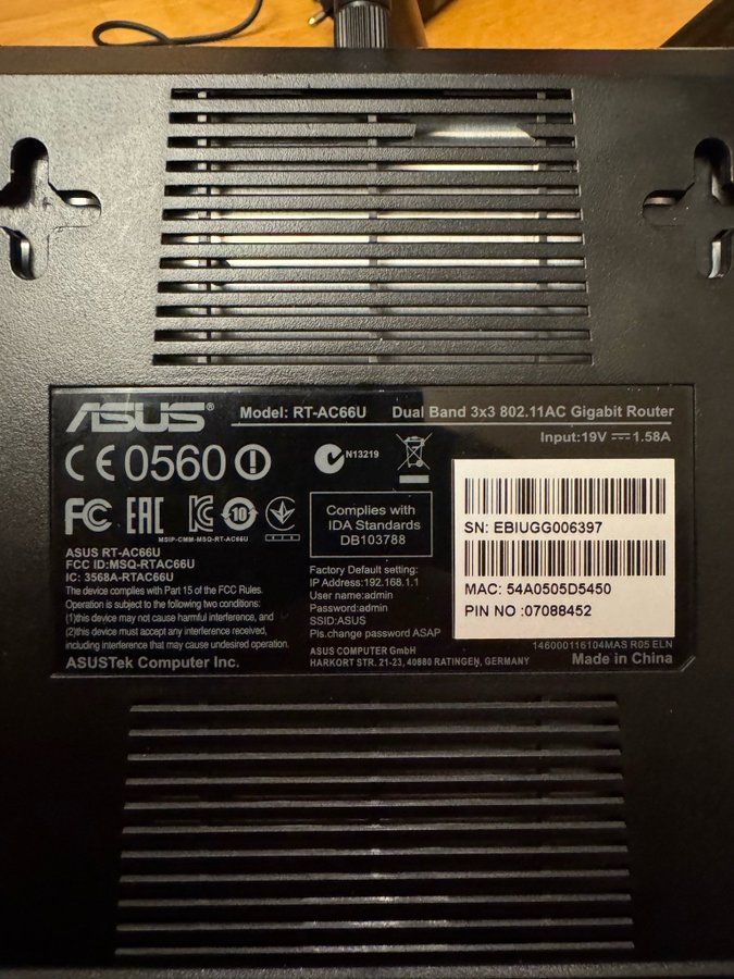 ASUS RT-AC68U + ASUS RT-AC66U