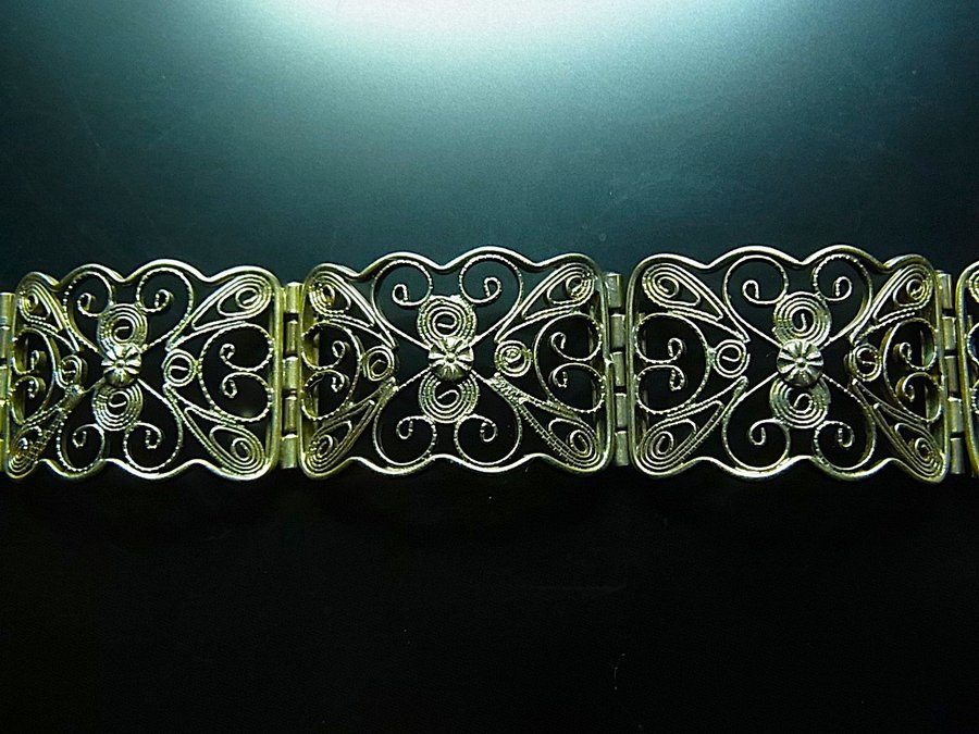 FILIGREE ARMBAND ANTIK OMkring 1920./FILIGRAN ARMBAND ANTIK UM 1920.