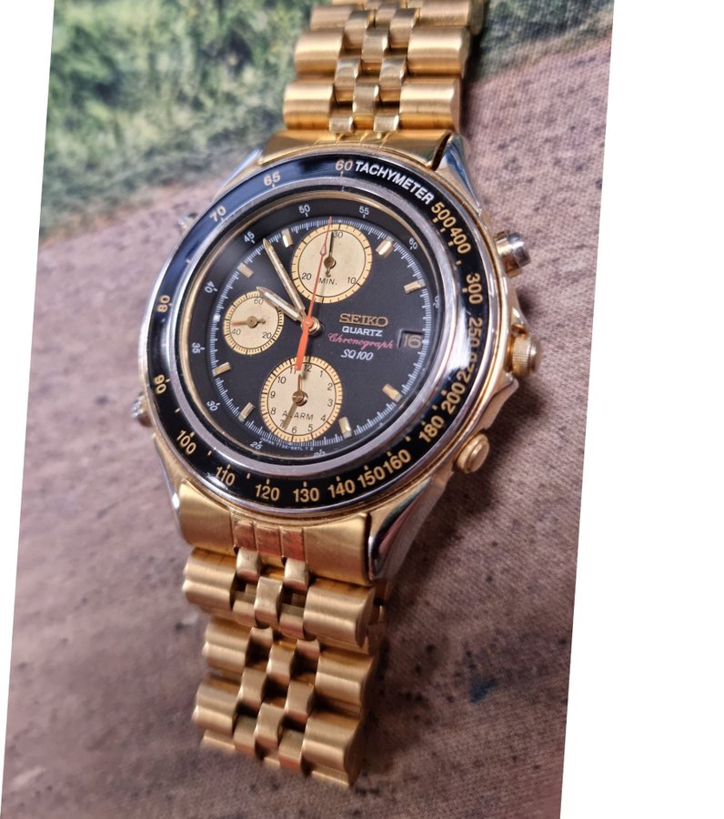 Seiko Chronograph Kvarts Guld Armbandsur Sq100