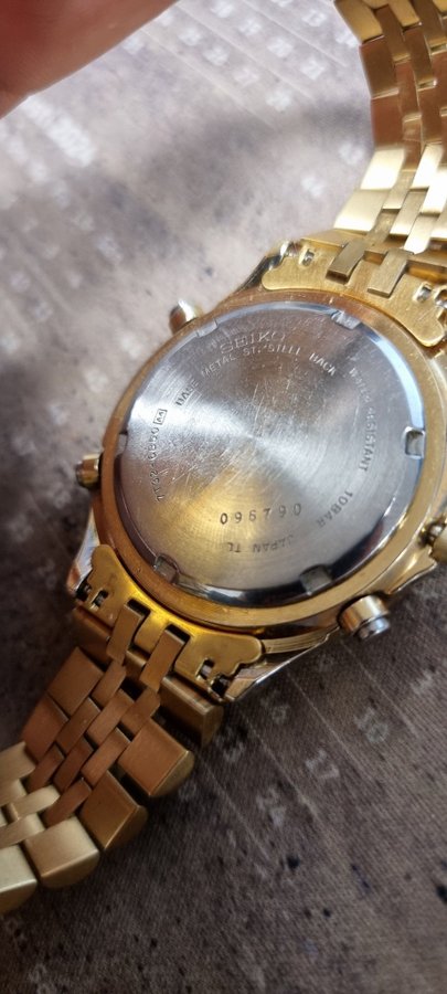 Seiko Chronograph Kvarts Guld Armbandsur Sq100