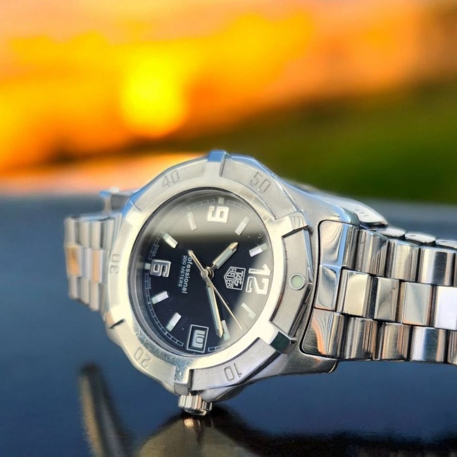 TAG Heuer 200 Series: En Sällsynt Tidlös Klassiker – Full Set Med Originalbox