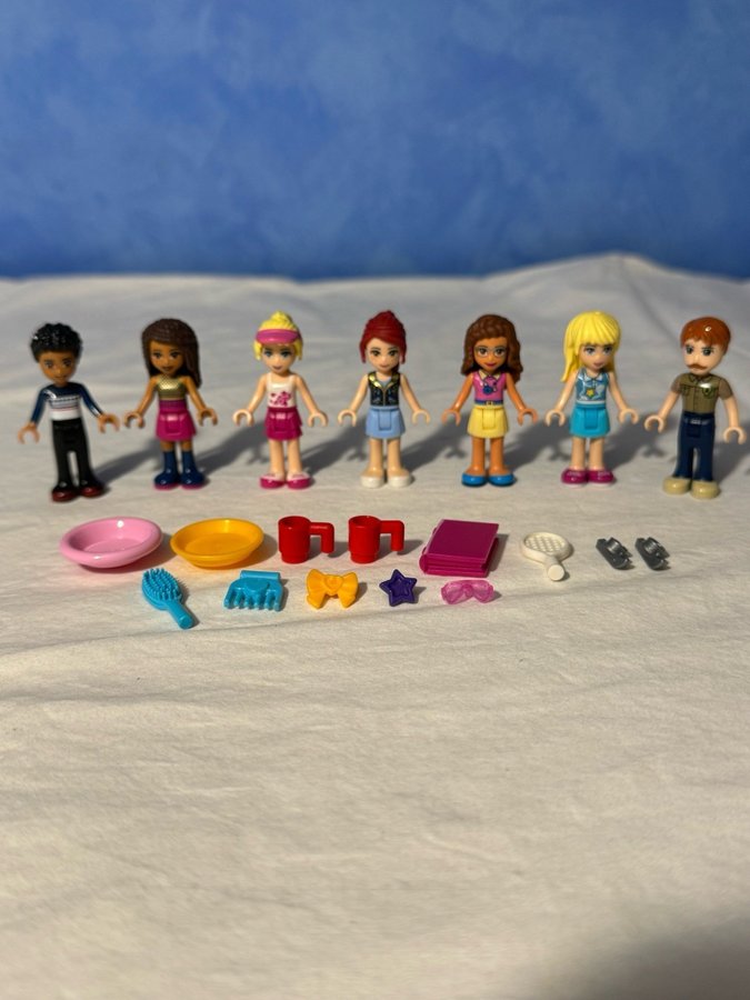 Lego Friends. Aaron Samuels,Andrea, Stephanie, Mia, Andrea, Stephanie, Angus