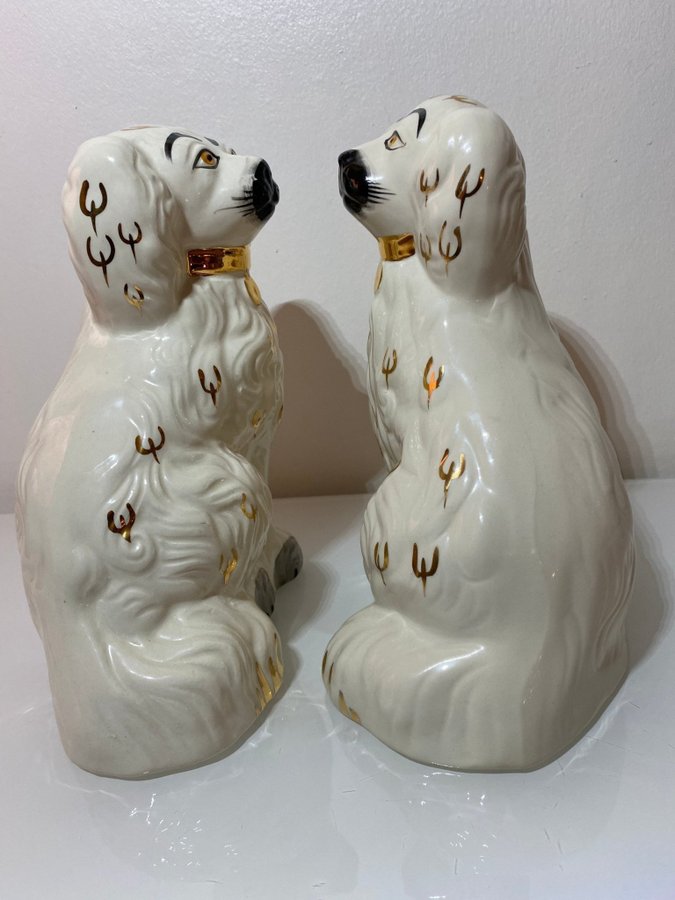 Par av vintage Staffordshire ceramic manteldogs 1378-5 Beswick