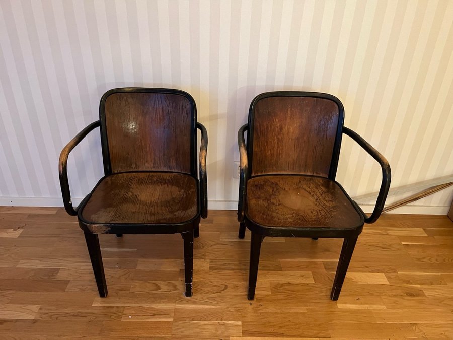 Thonet 1920-1930 tal, bruks slitage, i övrigt väldigt bra skick.