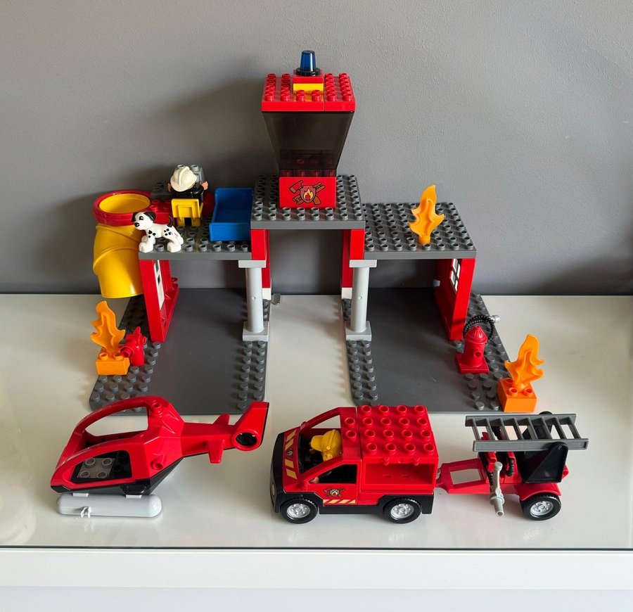 Lego Brandbil med Brandstation och Helikopter