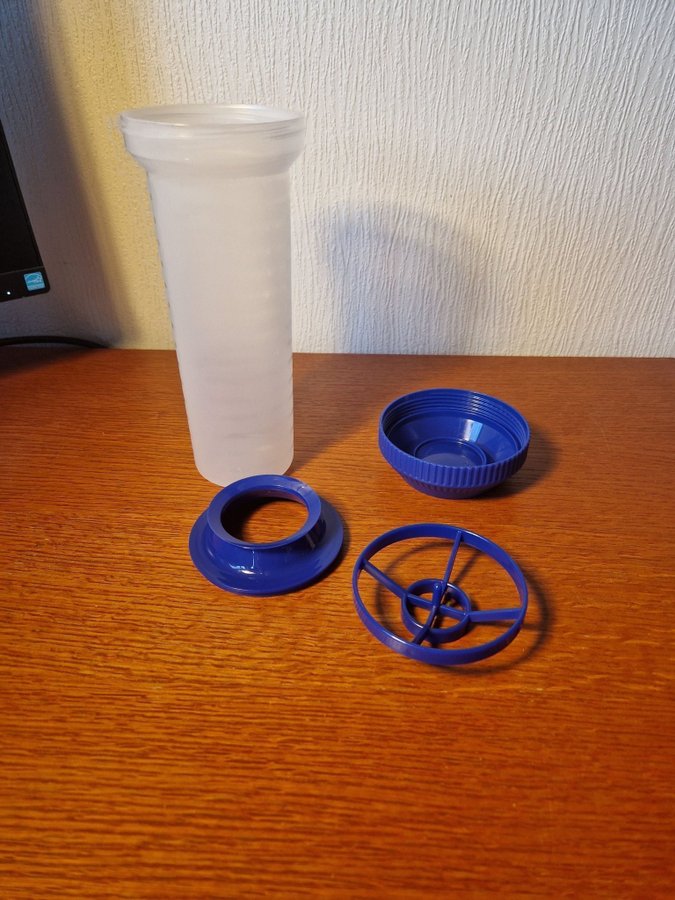 Tupperware shaker 750 ml