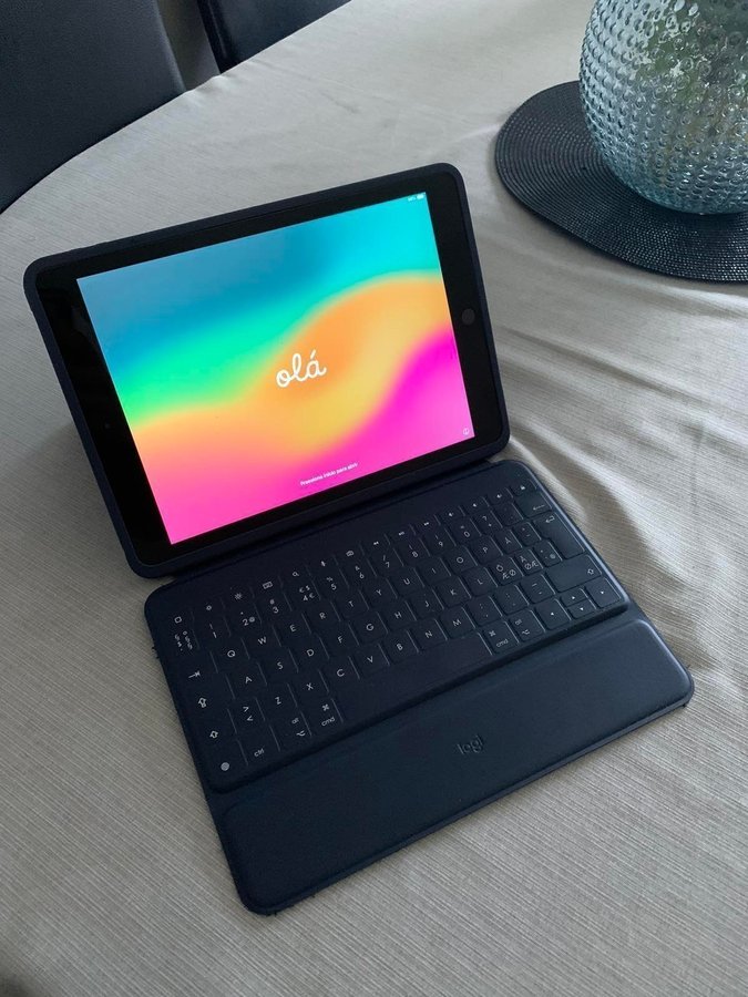 iPad 8:e generationen med tangentbord