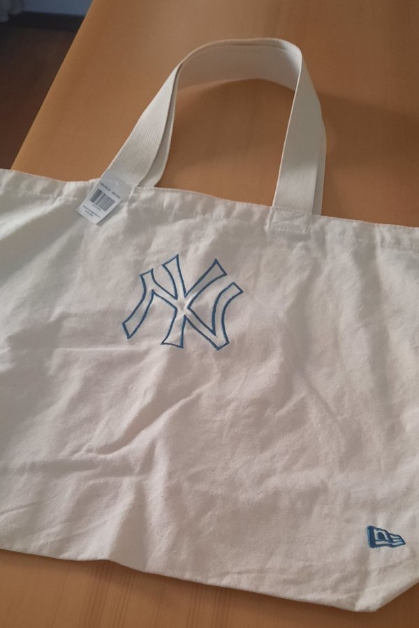 New York Yankees Tote Bag