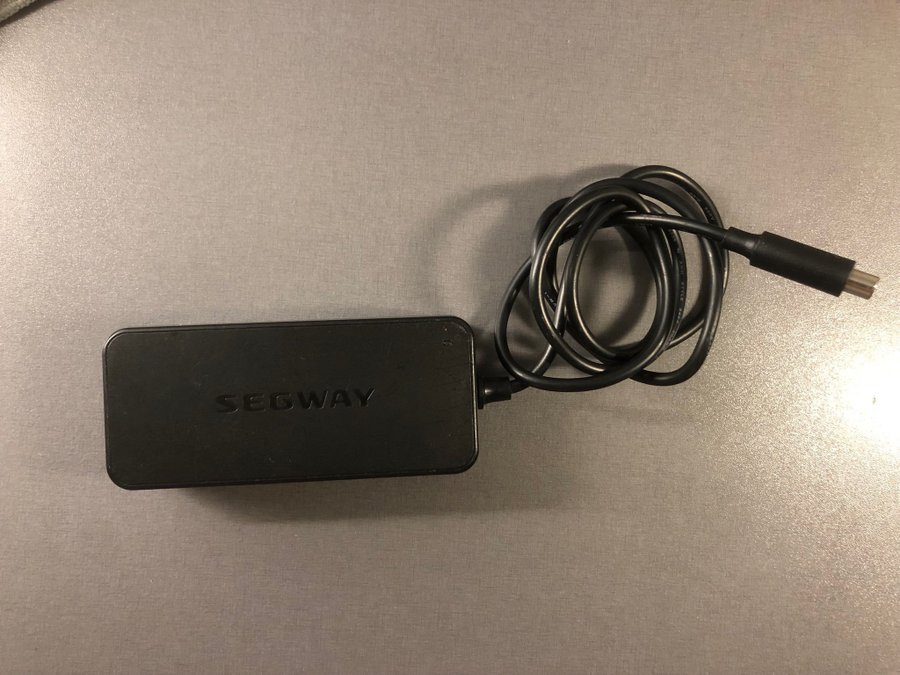 SEGWAY AC Adapter 71W 42V (1.7)