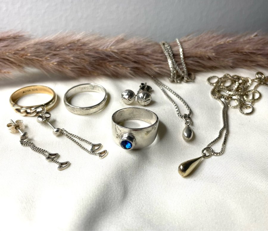 Vintage smycken i silver ringar örhängen halsband