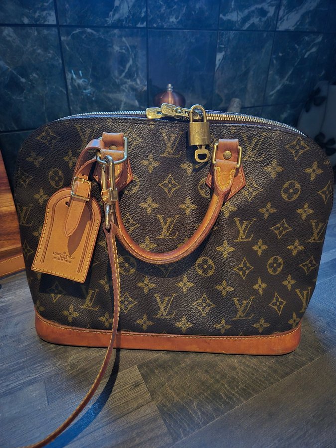 Louis Vuitton Alma vintage