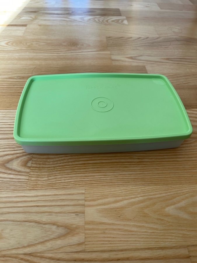 Tupperware 06 liter grön